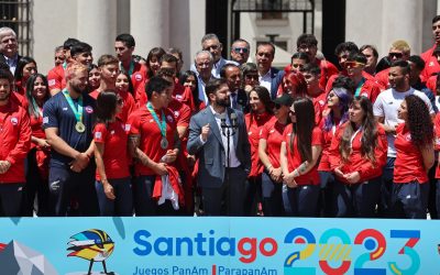 El Team Chile es ovacionado en La Moneda